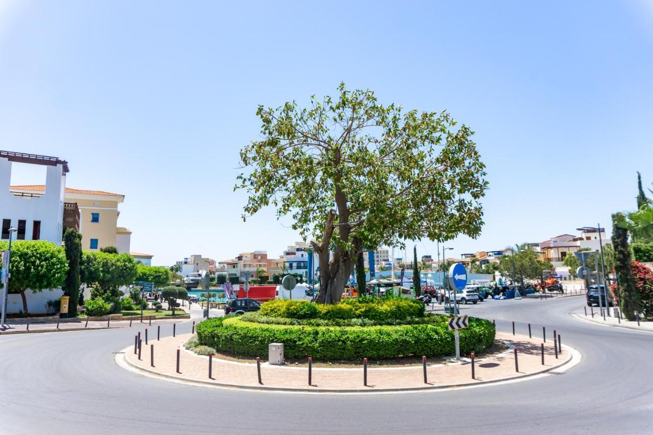 Limassol Marina Nereids D22 By Ezoria Villas Kültér fotó